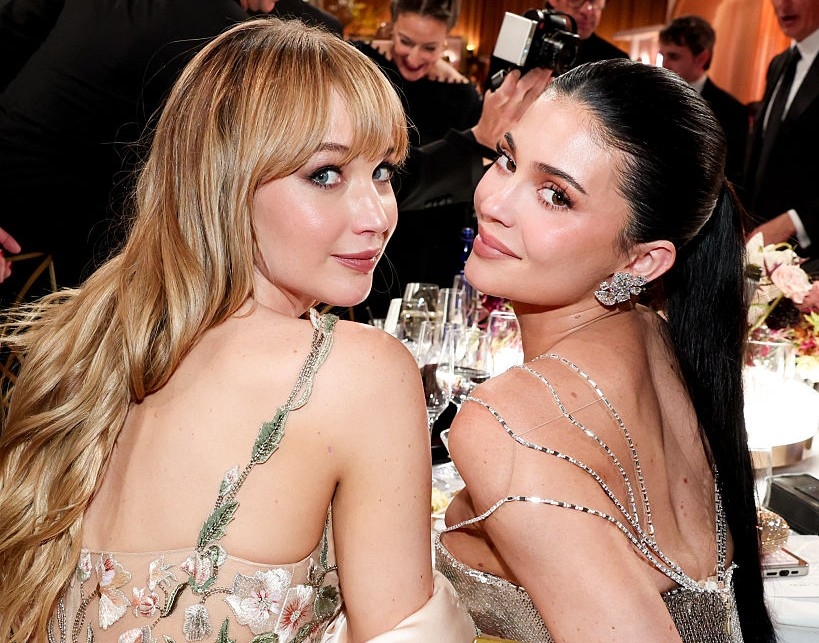 ジェニファー・ローレンス（左）とカイリー・ジェンナー（右）（GettyImages）