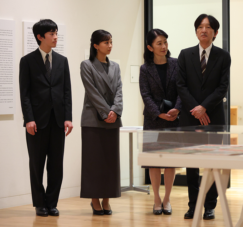 ご一家で美術館を訪問されたのも金曜日だった（2025年12月、東京・板橋区。撮影／JMPA）