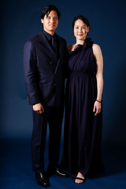 晩餐会にて。二の腕や肩があらわになるドレスを着用した。（2026年1月、写真／ゲッティー）