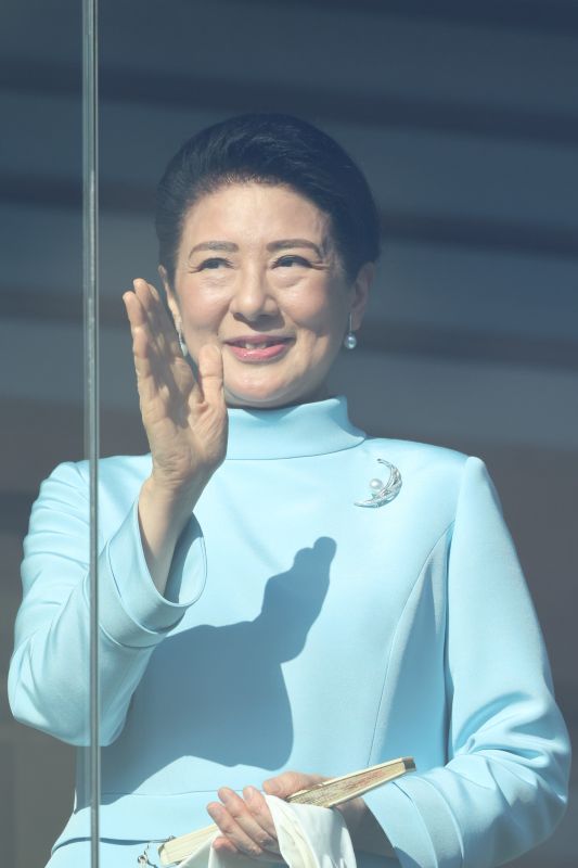 オールバックは雅子さまの“鉄板ヘア”だ。（2026年1月、写真／JMPA）