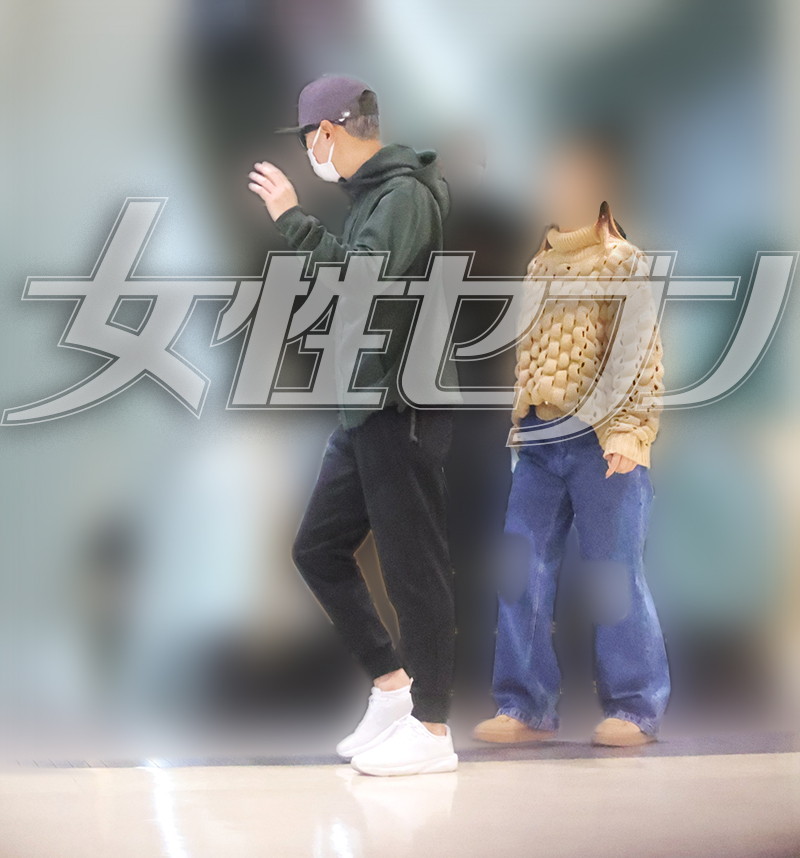 下の階に降りる二人（2025年12月下旬）