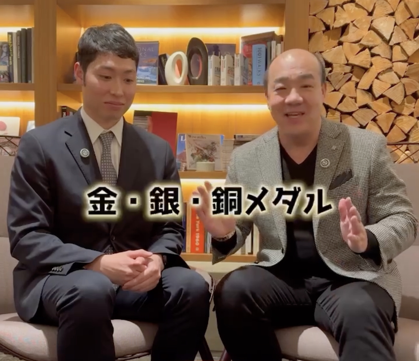 西村社長（左）と萩野氏（TikTokより）