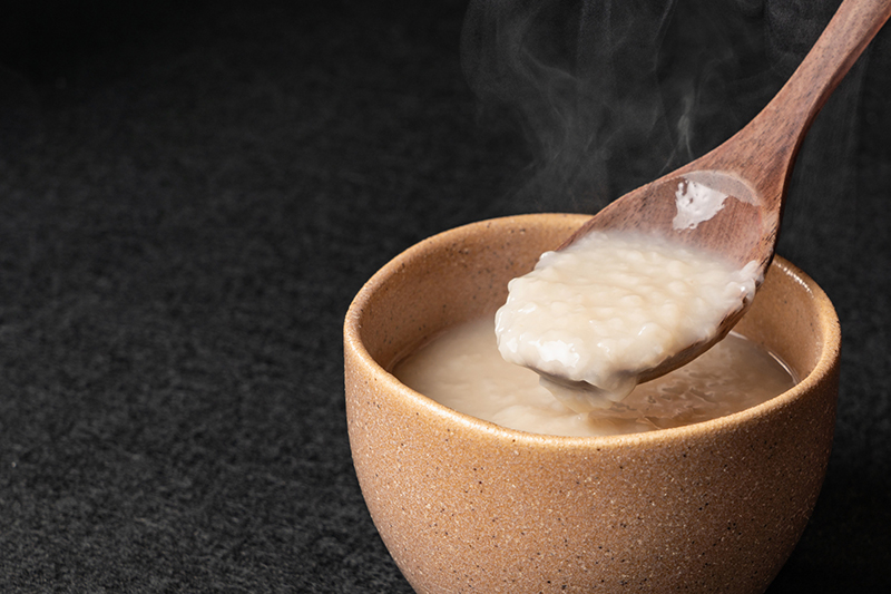 甘酒は体を内側からしっかり温めてくれる（写真／PIXTA）