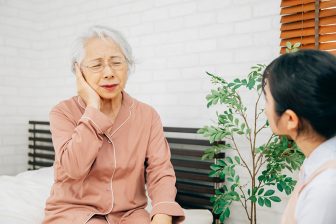 難聴を放置していると認知機能が低下!? 「認知症になりにくい耳の作り方」を名医が伝授！対策は「…