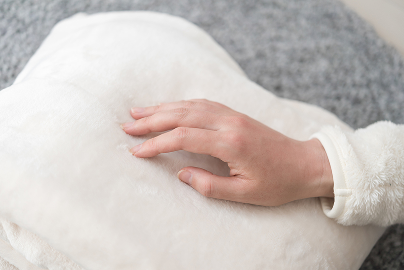 手で感じた情報は触覚だけでなく情動（感情）も刺激（写真／PIXTA）