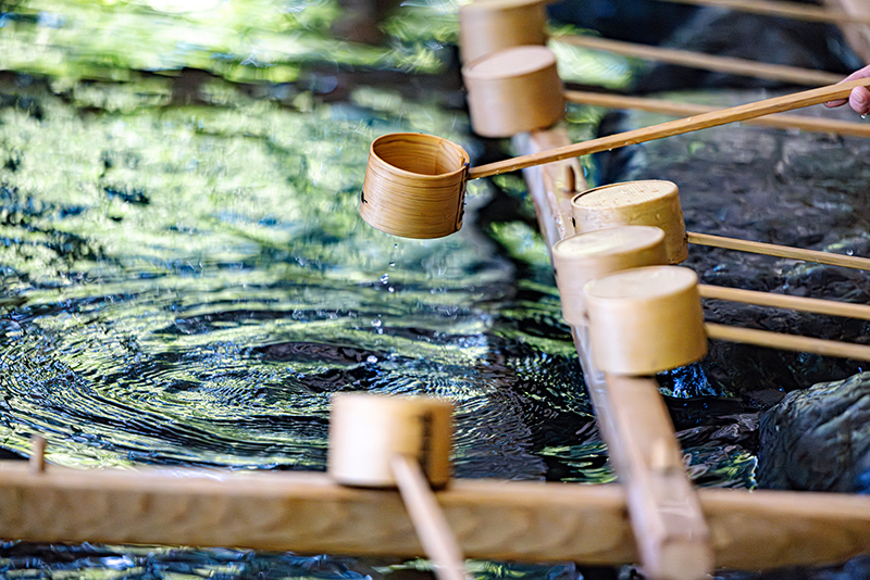 参拝の仕方をおさらい（写真／PIXTA）