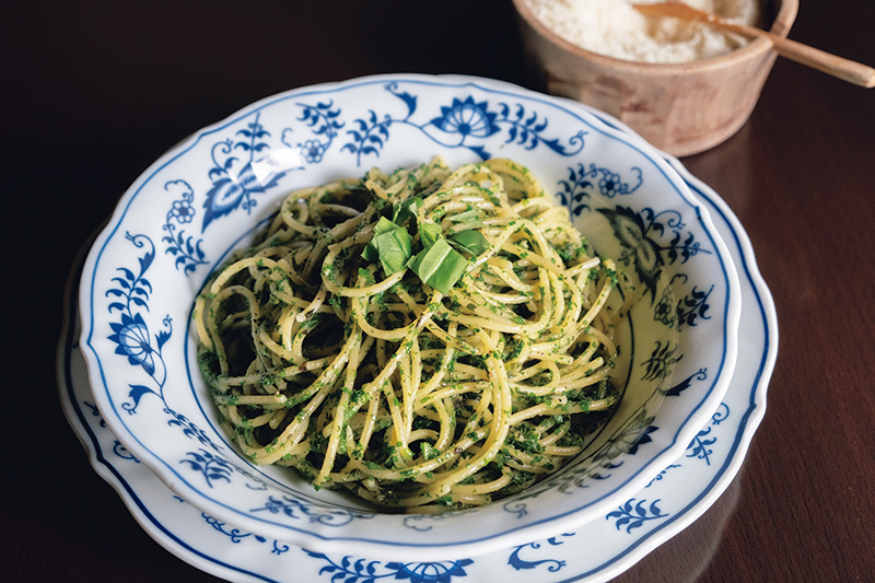 母から私、娘、孫へと親子4代に受け継がれてきた味。「スパゲッティ バジリコ」（3300円）