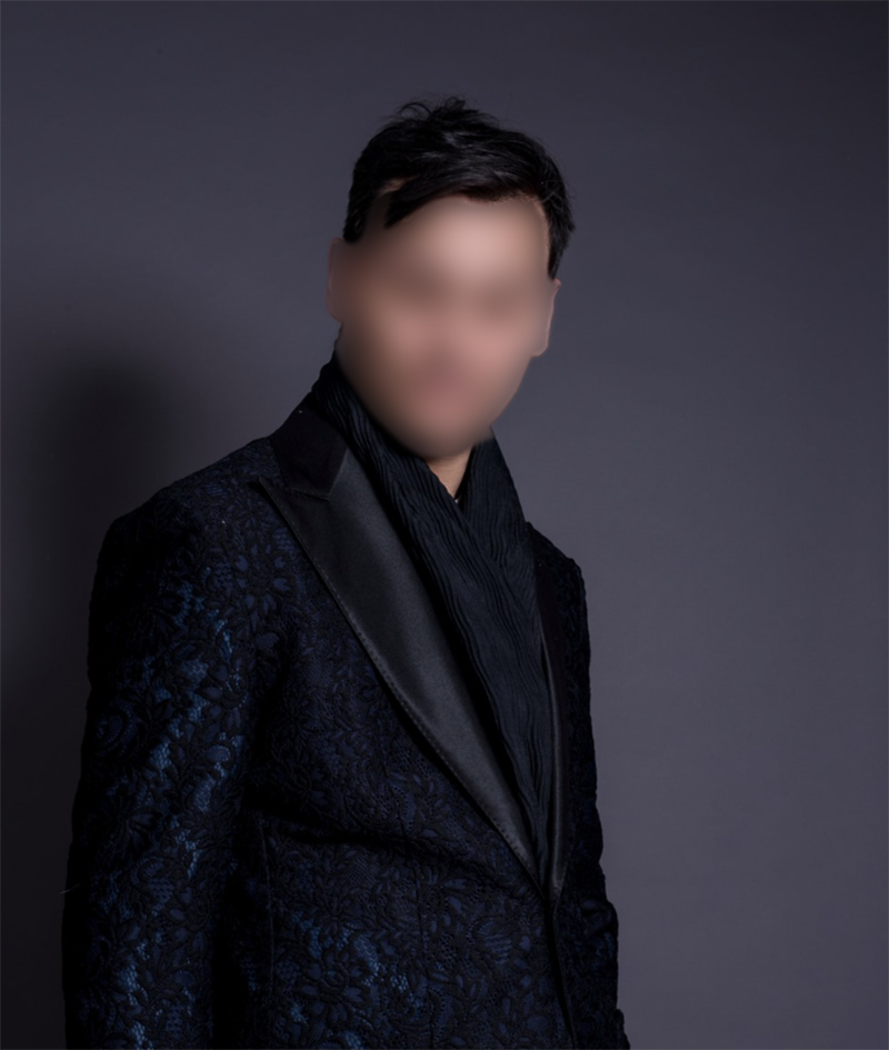 海外で悠々自適な様子をみせるX氏（Xより）