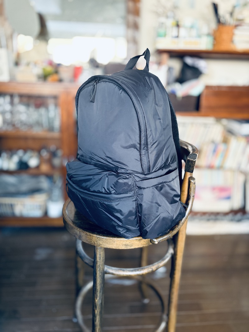 『無印良品』の「肩の負担を軽くする　撥水中わた入りリュックサック」5990円