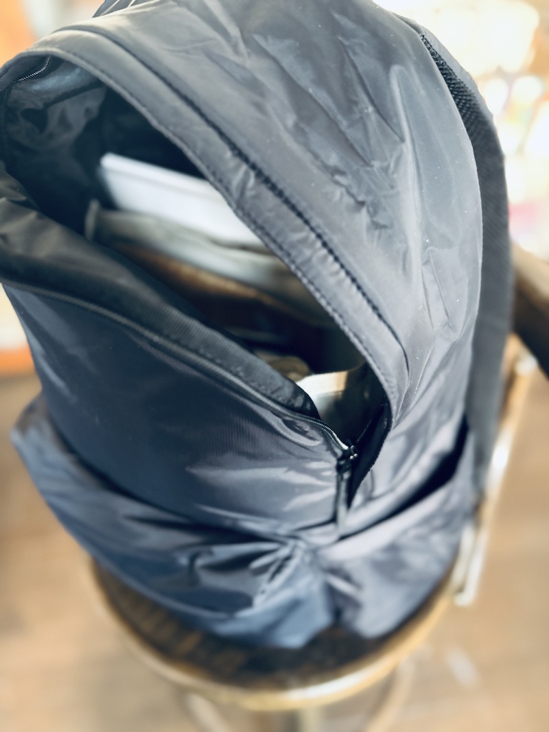 最大の魅力は「上品なツヤ＆中わた」素材