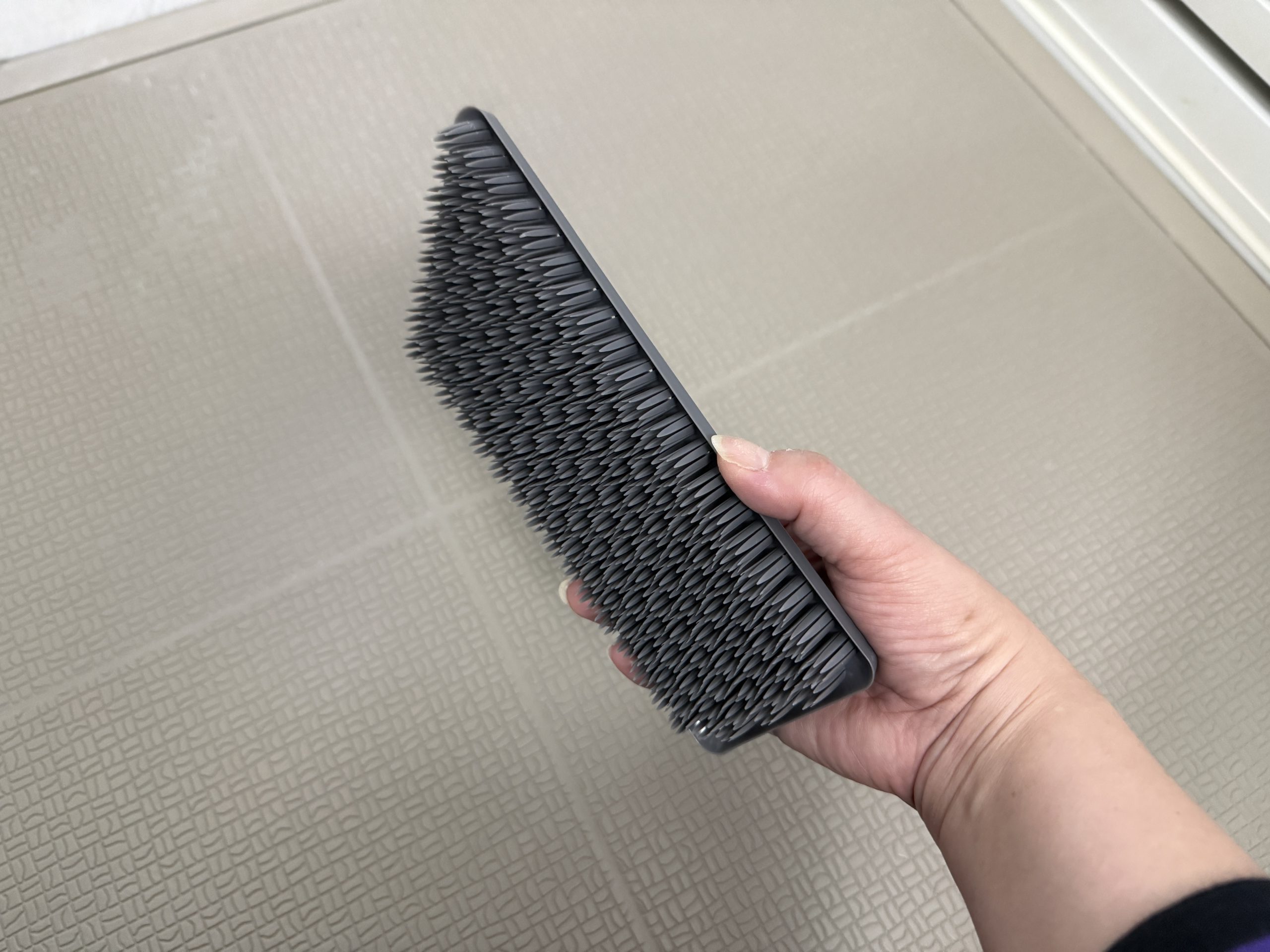 水切れよし！のプラ素材お風呂ブラシでカビ知らずに