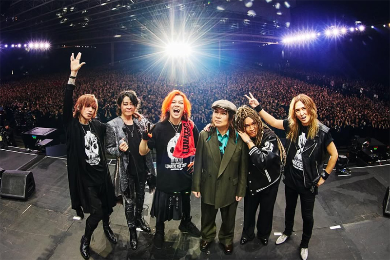 最後の投稿となったメンバーとの集合写真（インスタグラムより）