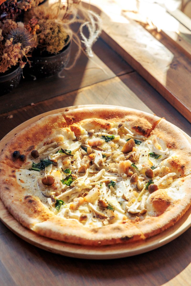 店内にピザ窯があり、ピザやパスタもおすすめ。