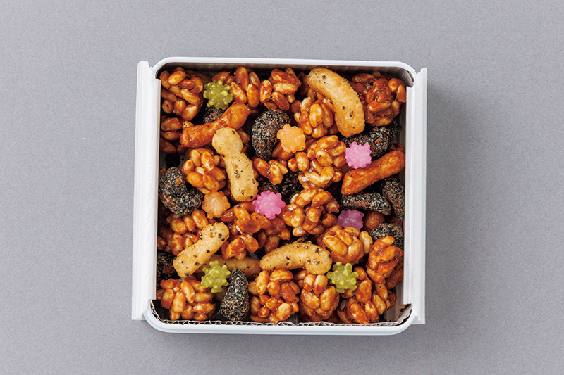 「小楽園」小楽園のおこし缶（撮影／玉井幹郎）