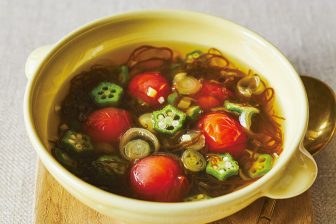 《緑黄色野菜で血管のサビをブロック》トマトと健康食材を組み合わせた血管若返りスープレシピ7つ