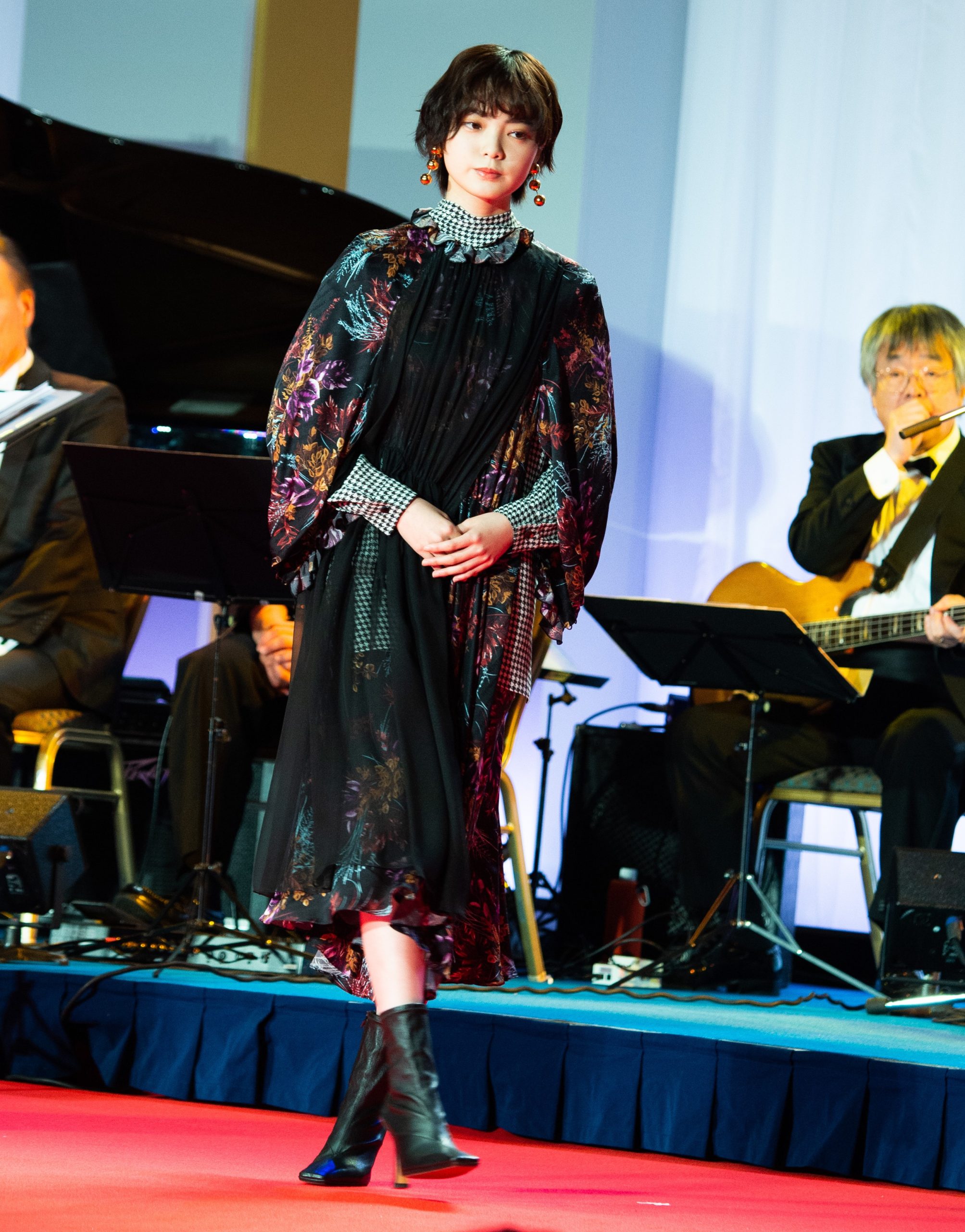 美脚の持ち主の平手