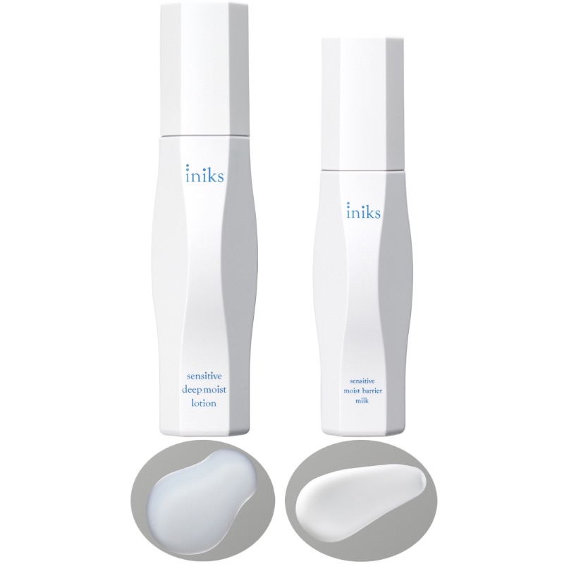『iniks センシティブ ディープモイスト ローション』（敏感肌用化粧水）120ml 4070円 （左）、『iniks センシティブ モイストバリア ミルク』（敏感肌用乳液）80ml 4400円 （右）