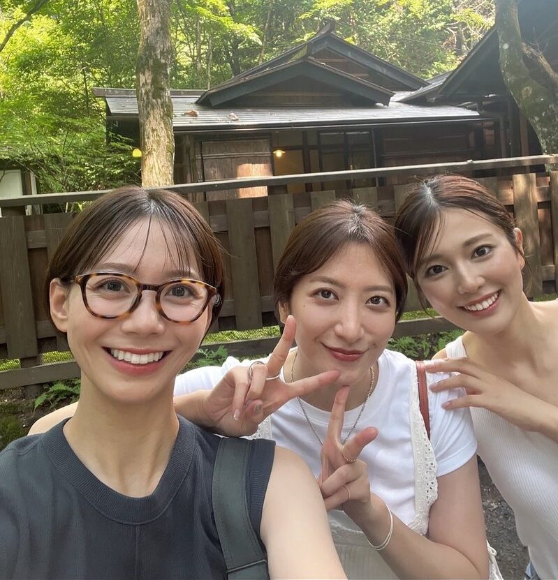 左から石川アナ、笹崎アナ、黒田アナ（インスタグラムより）