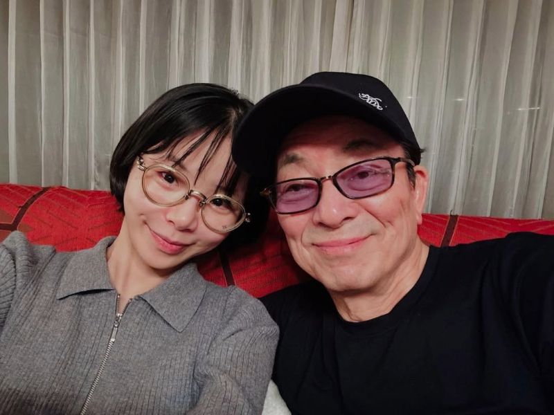 父と娘の仲良しツーショット（インスタグラムより）