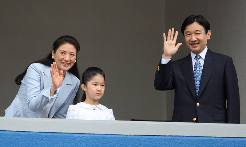 愛子さまの野球観戦デビューとなったのは、ヤクルトvs横浜の試合。当時の“推し”は内川聖一選手だったという（2009年7月、東京・新宿区。時事通信フォト）