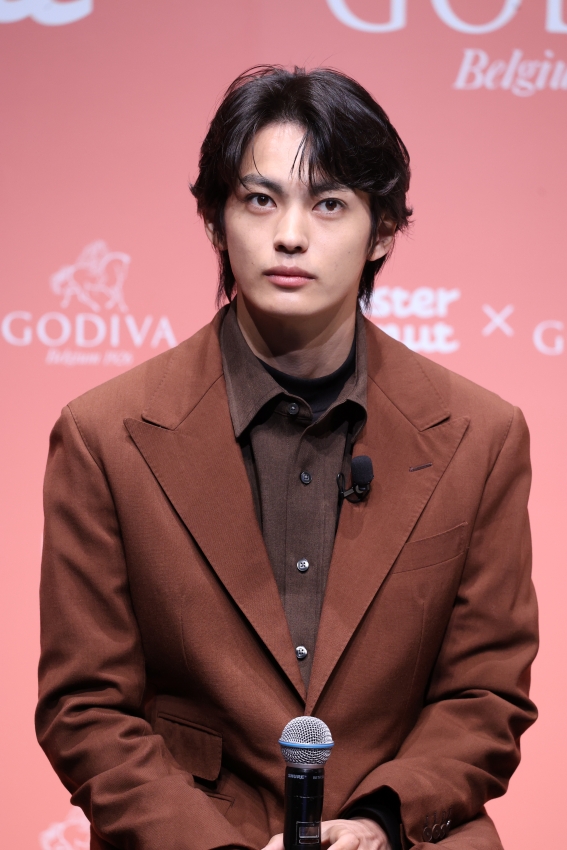 国宝級イケメンの神尾