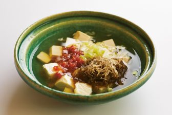 《血液を丈夫にする大豆食品》「焼き油揚げとなすのしょうがスープ」や「豆腐のごまみそスープ」…