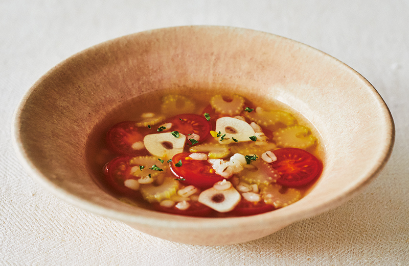 「ミニトマトと押し麦のにんにくスープ」