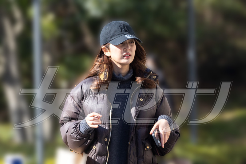 どこかに向かう黒田アナ（2026年2月）