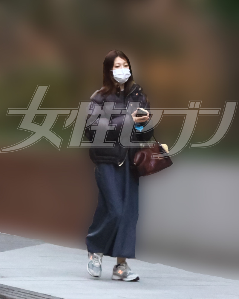 移動中の黒田アナ（2026年2月）