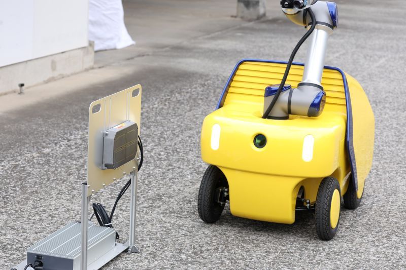 バッテリーが低下すると自ら充電スポットに帰還していくミネルヴァ。