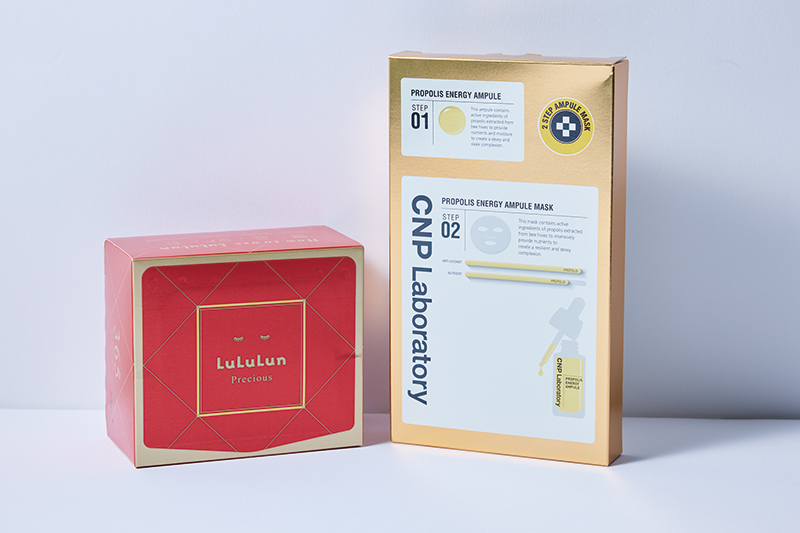 （写真左）『ルルルンプレシャス RED（三層保湿）』（32枚入 1980円/Dr.ルルルン）、『CNP プロP マスク』（5枚2640円/銀座ステファニー化粧品株式会社）