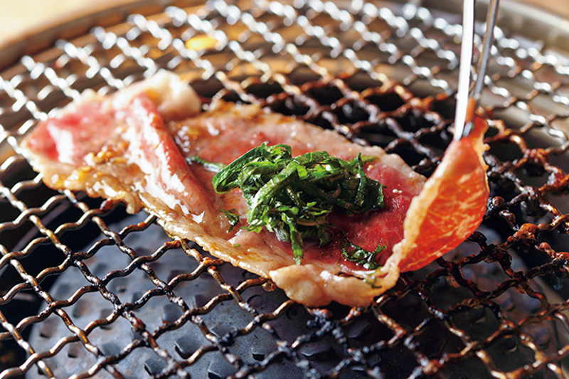 『コウネ（焼きしゃぶ）』（1400円）（撮影／菅井淳子）