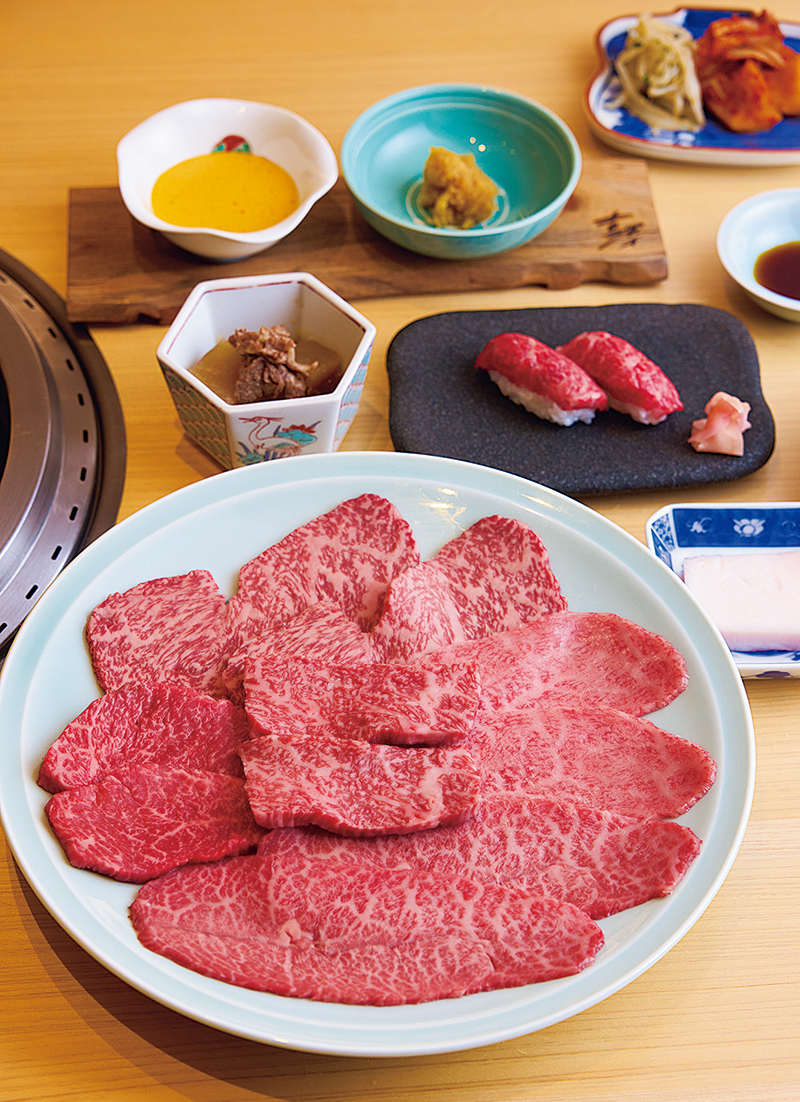 『焼肉コース』（8000円／ランチ）（撮影／鈴木泰介）