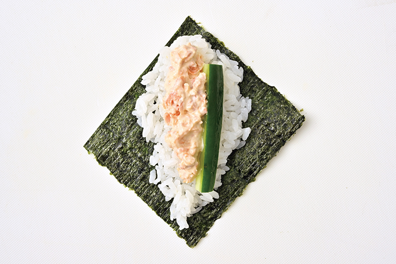 「鮭フレークマヨ（鮭フレーク大さじ1・マヨネーズ小さじ2）×きゅうり」