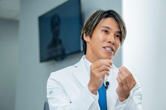 《外科治療で悩みを一気に解消》加齢のサインをリセット！脂肪吸引、糸リフト、クマ取り、”注入”…