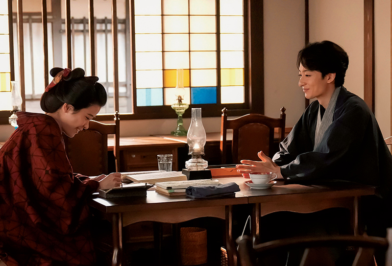 トキの幼なじみ・野津サワ（円井わん）と錦織友一の友人・庄田多吉（濱正悟）