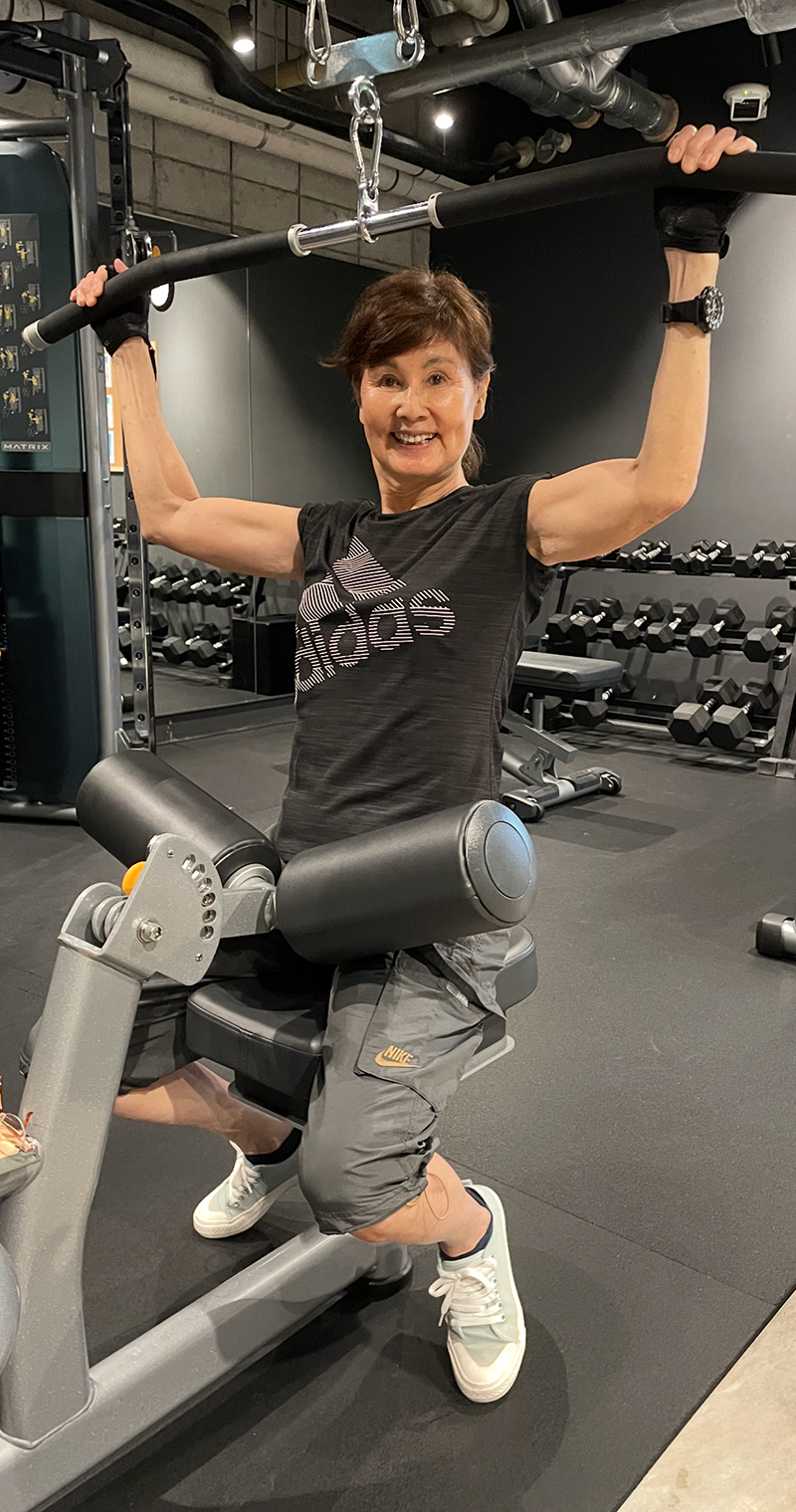 筋トレを続けてきたため特に病気もせず、80才になっても元気に歩けると胸を張る