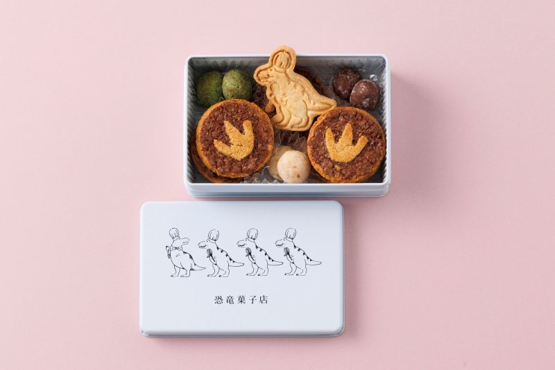 「恐竜菓子店」恐竜サブレ缶 （ティラノ）（撮影／玉井幹郎）