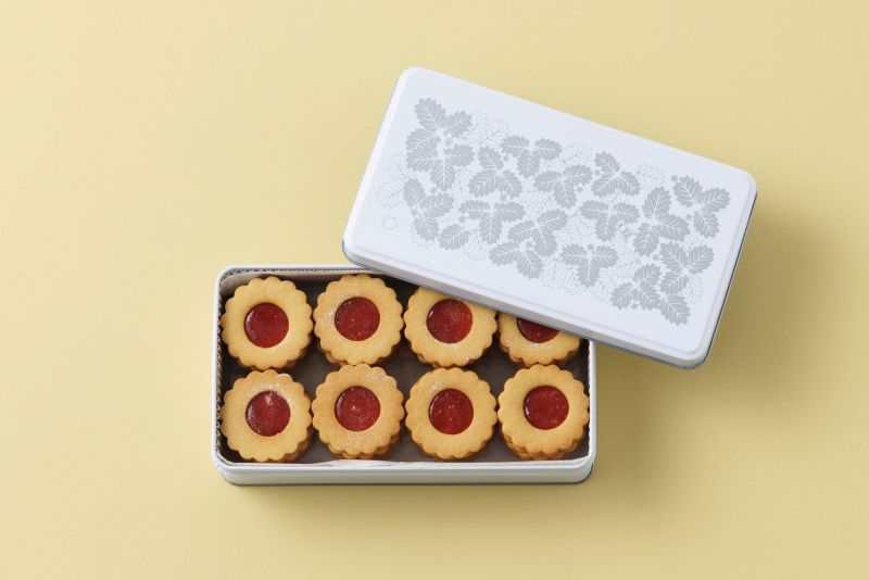 「いちご大福と茶菓のお店 あか」akasand クッキー缶（撮影／玉井幹郎）