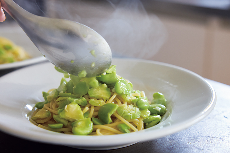 味の変化を楽しめる「そら豆のアンチョビパスタ」