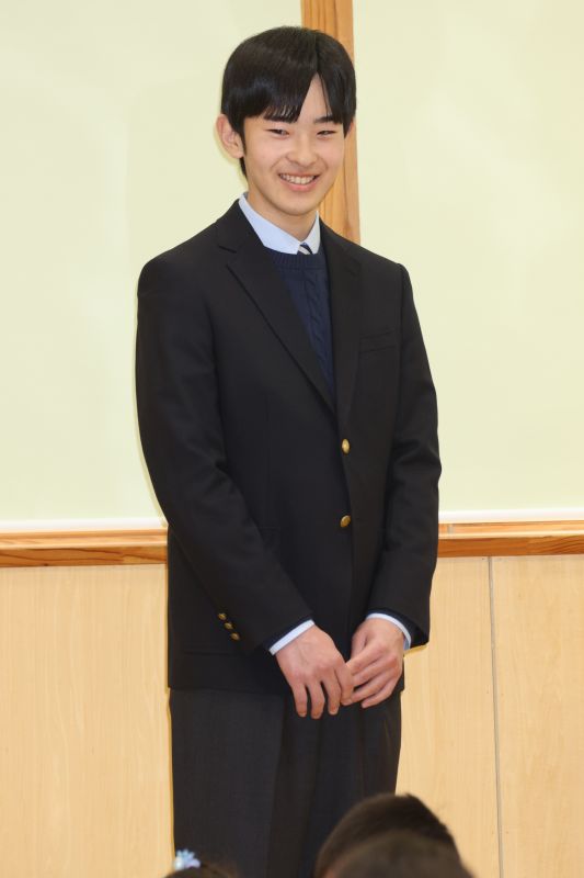 子供たちを前に弾ける笑顔を見せられた悠仁さま。（2026年3月、写真／JMPA）