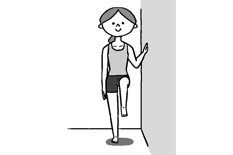 壁を支えにしてもOK（イラスト／こさかいずみ）