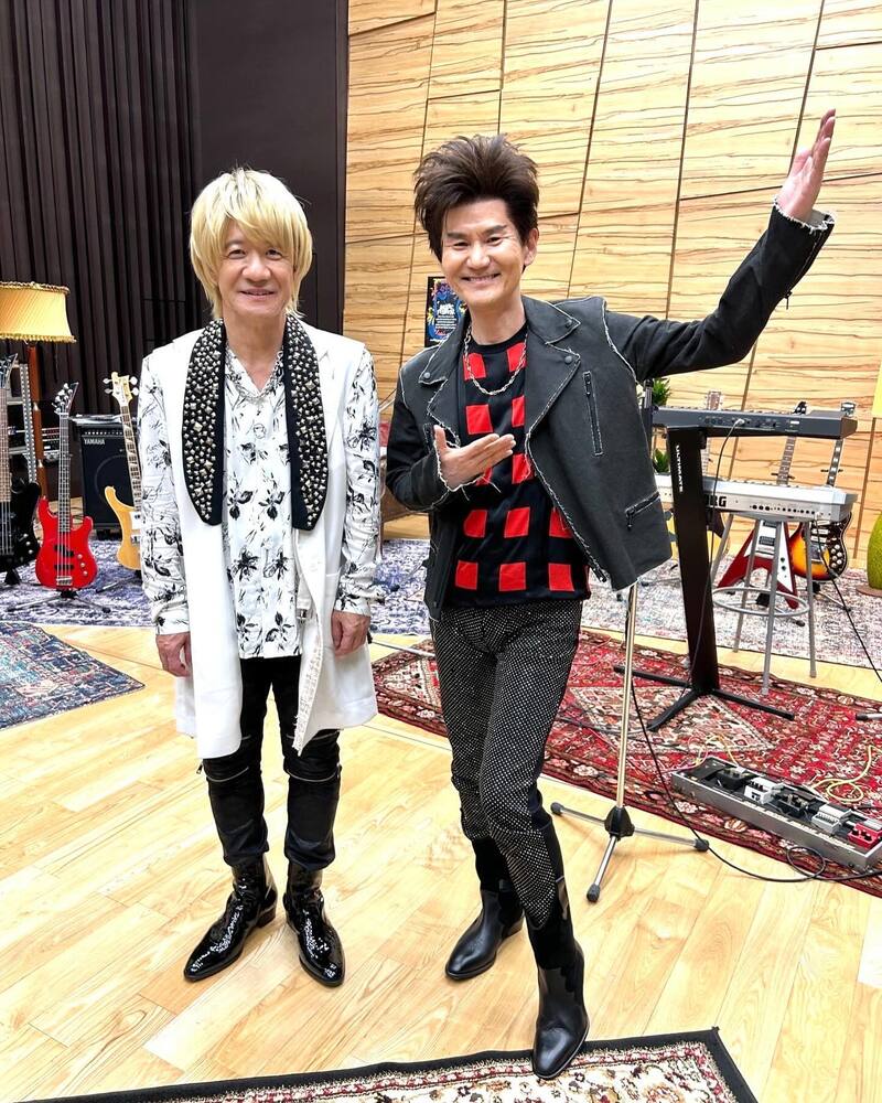 CM撮影で“伝説のロックスター”に扮した内村と南原（南原のインスタグラムより）