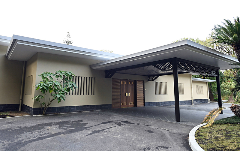 いまなお工事が続く、秋篠宮家の50億円豪邸（時事通信フォト）