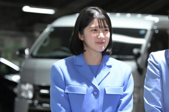 《園遊会で「りくりゅう」と対面はあるか？》愛子さま、スケートはお得意でご学友とリンクに足を…