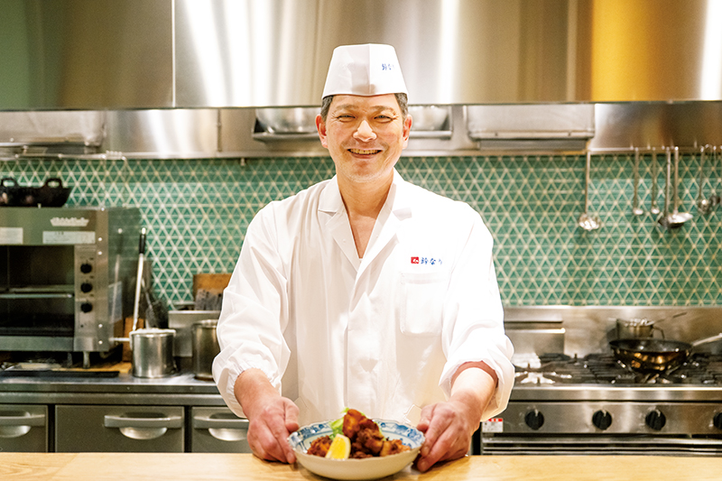 「鈴なり」店主の村田明彦さん「昆布だしで鶏肉の旨みをアップ」