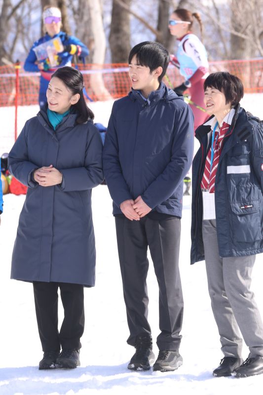 真剣な眼差しを選手に向けられていた。（2026年3月、写真／JMPA）