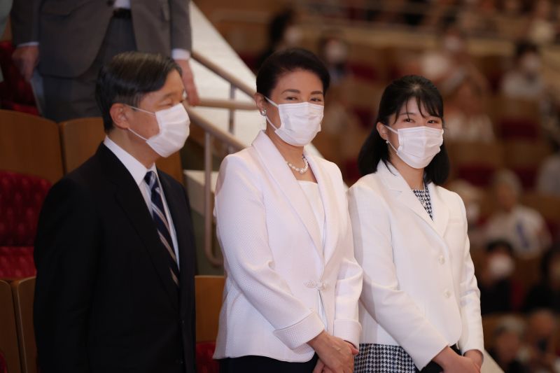 この日は白と黒でシックな雰囲気に。（2023年8月、写真／JMPA）