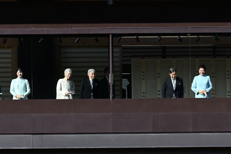 雅子さまと愛子さまで陛下と上皇ご夫妻を”挟む”形に。（2026年1月、写真／横田紋子）