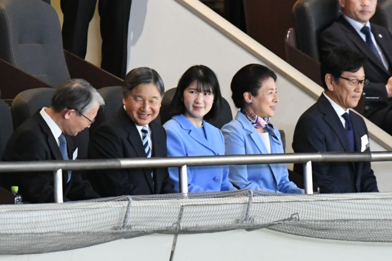 ブルーのリンクコーデを披露。（2026年3月、写真／JMPA）